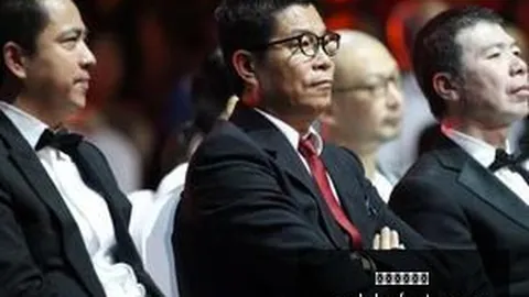 欧冠出战未定，卡里克解析中场换下利马：大腿不适困扰球员